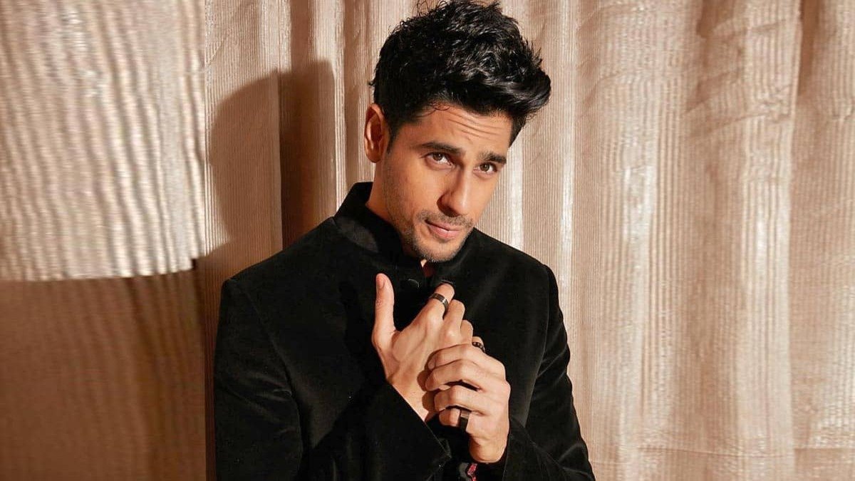 Sidharth malhotra, bollywood