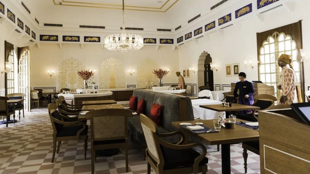 woman scammed in Delhi five star hotel