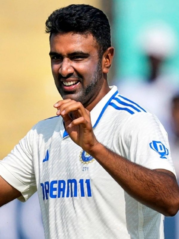 R Ashwin | Nathan Lyon | Jasprit Bumrah |