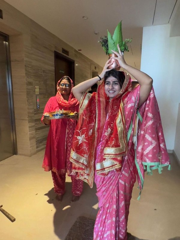 Chandni Mimic Bought Akshay Kumar House