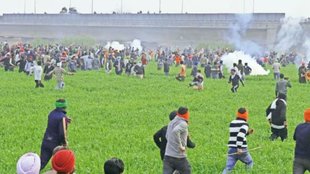 Farmers Protest | tear gas | delhi police