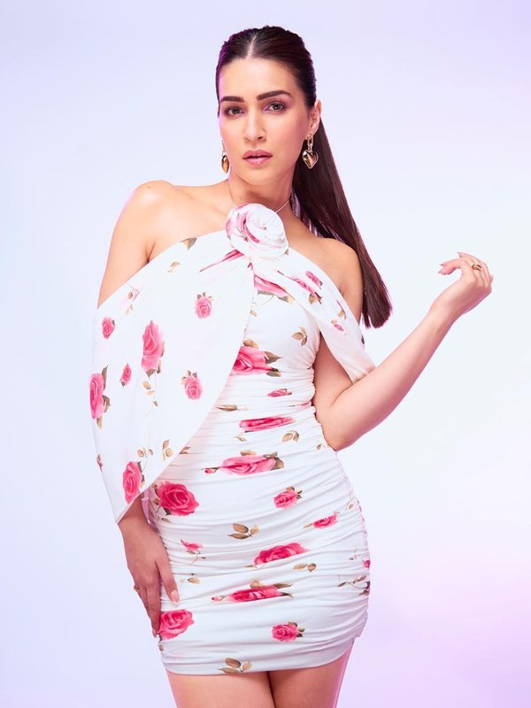 First Female Robot In Indian Cinema