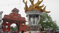 यूपी की इस हाई प्रोफाइल लोकसभा सीट पर पति – पत्नी लड़ रहे चुनाव, भतीजे ने भी ठोकी ताल