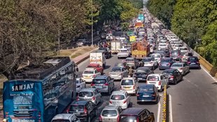 Noida farmer protest road jam