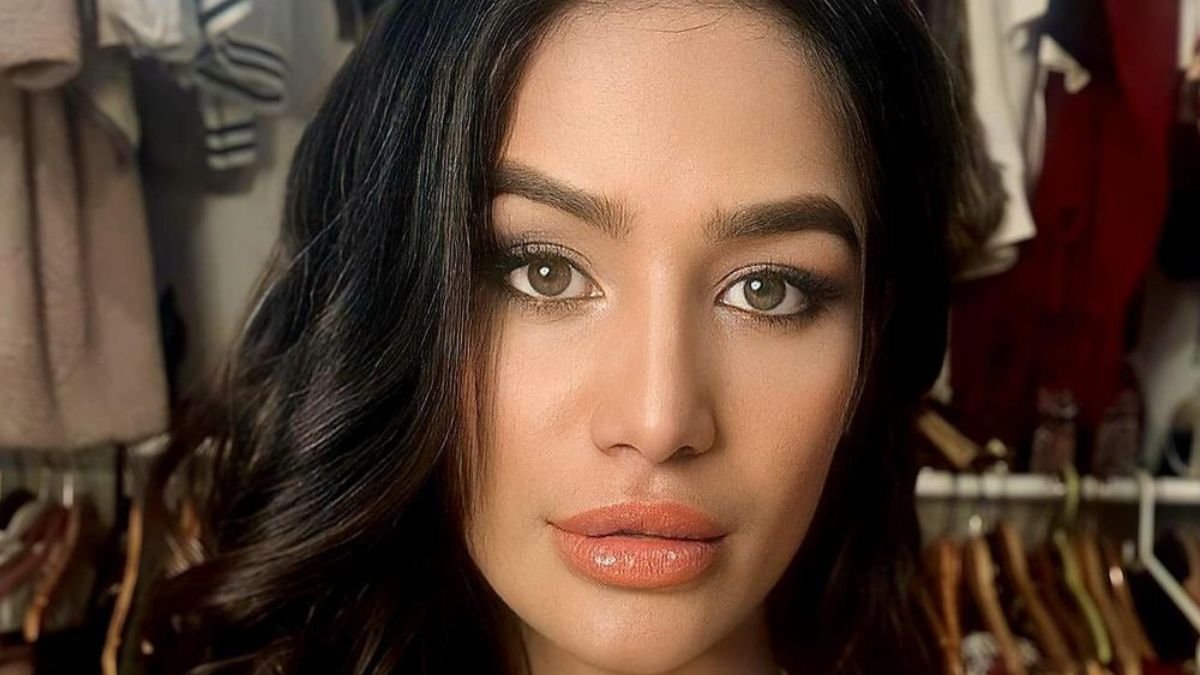 Poonam Pandey Death News