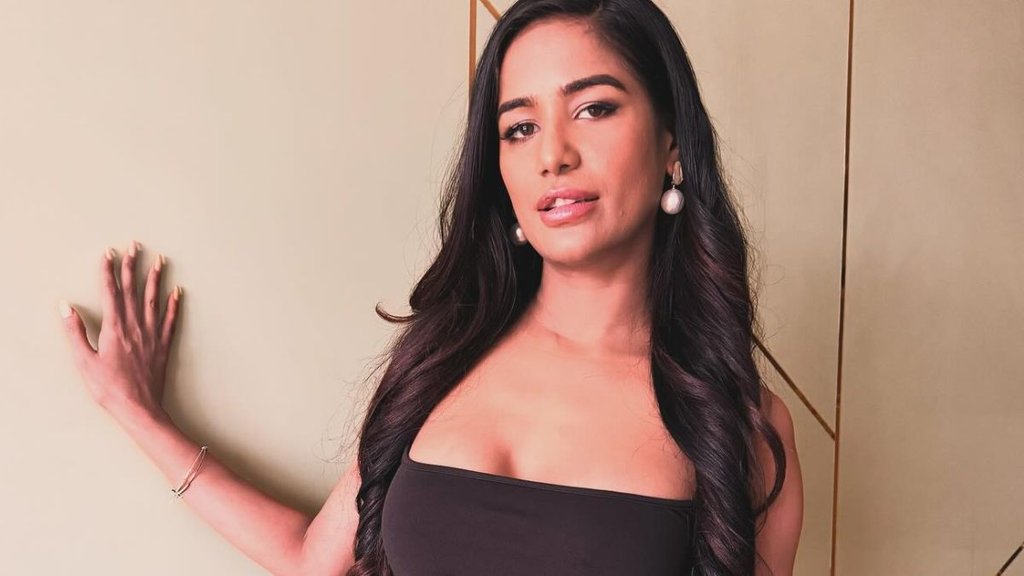 Poonam Pandey,Poonam Pandey Fake Death News, Poonam Pandey Death News