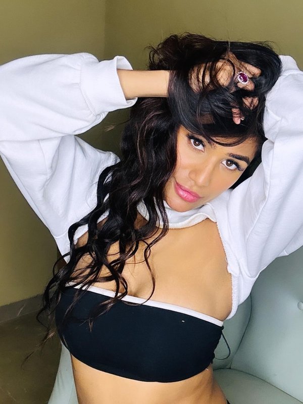 poonam pandey, poonam pandey death, poonam pandey death news