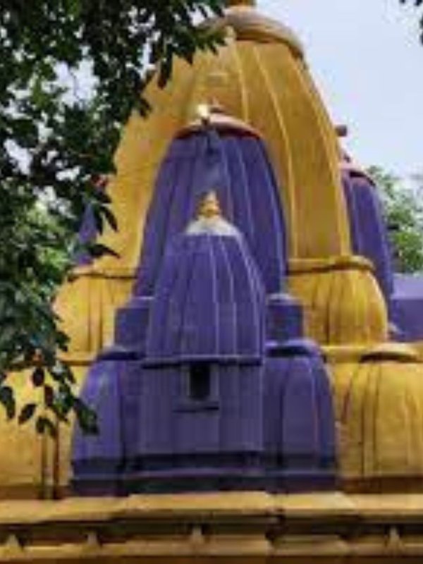 Kamnath Mahadev Temple where Ravana cut off his head and offered it to Shiva