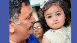 दादा ऋषि कपूर की गोद में दिखीं नन्ही राहा! इंटरनेट पर वायरल हुई फोटो, नीतू कपूर और सोनी राजदान हुईं इमोशनल