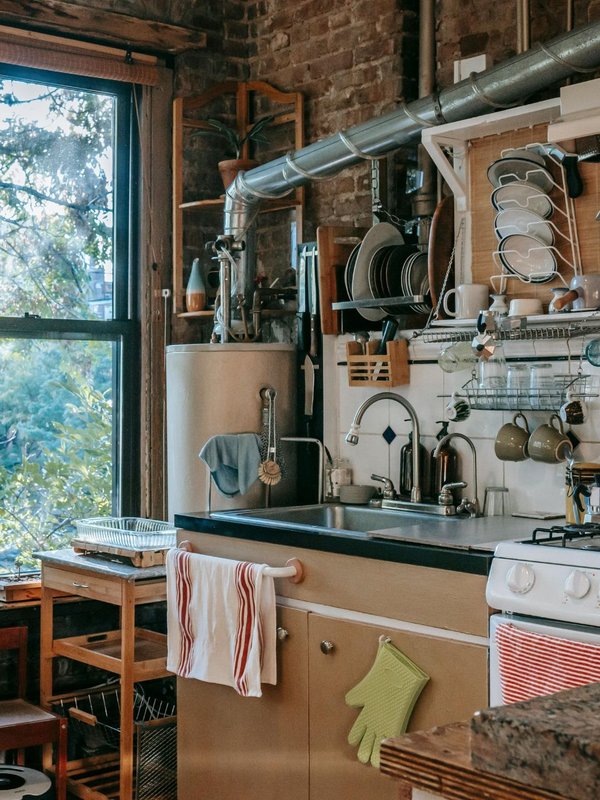 Vastu tips kitchen money