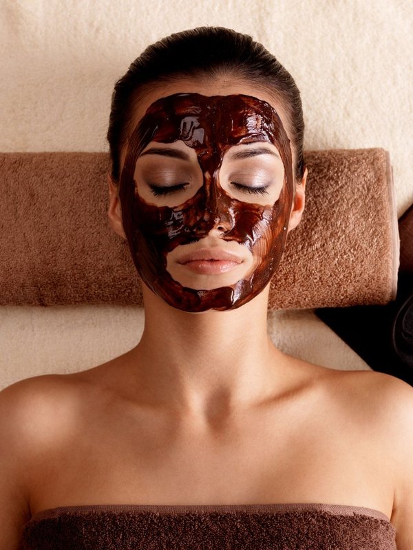 how to apply dark chocolate on face
