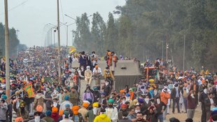 kisan andolan, arjun munda, kisan andolan road block,