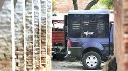 बेटे का नाम छेड़छाड़ के मामले में सामने आया तो दलित मां-बाप को खंभे से बांधा, पीटा, जूतों की माला पहनाई