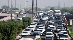 Farmers Protest Noida: दिल्ली-नोएडा बॉर्डर पर भीषण जाम, किसान कर रहे विरोध प्रदर्शन | UPDATES