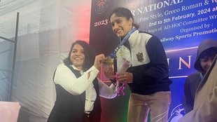 sakshi-malik-vinesh-phogat