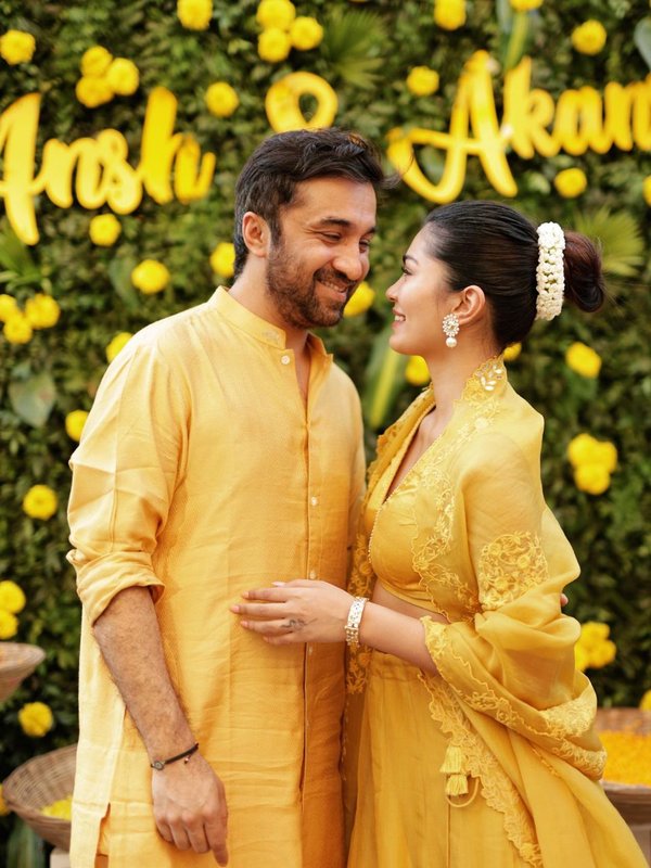 siddhanth kapoor romantic photo
