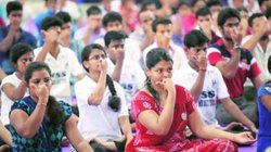 दुनिया मेरे आगे: विवेक के साथ विनम्रता की जरूरत, शिक्षा का आधार है ज्ञान और डिग्री