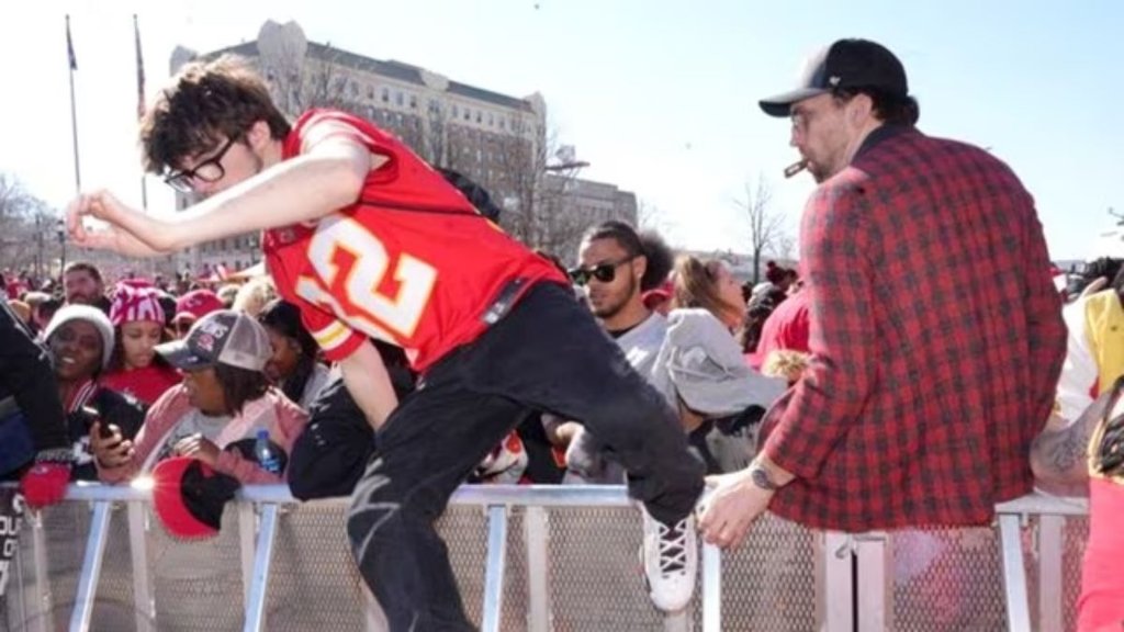 kansas city parade shooting, super bowl victory parade shooting,