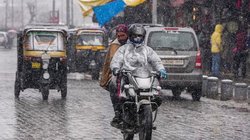 Weather Today: पहाड़ों पर बर्फबारी, दिल्ली में बारिश, ठंड से छूटी लोगों की कंपकंपी; जानें देशभर के मौसम का हाल