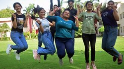 Bihar Board 12th Result 2024: बिहार बोर्ड 12वीं के नतीजों में लड़कियों ने मारी बाजी, तीनों स्ट्रीम में भी छोरियां आगे