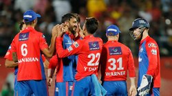 IPL 2024: दिल्ली कैपिटल्स को झटके पर झटका, दिग्गज बल्लेबाज के बाद घातक गेंदबाज हुआ बाहर