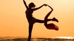 दुनिया मेरे आगे: स्वतंत्रता के दायरे और रिश्तों की मिठास, बंधन से मुक्त जीवन में सहजता का आनंद