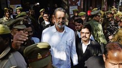 Mukhtar Ansari Death: ‘मैं बैठ भी नहीं पा रहा हूं…’, मौत से पहले मुख्तार अंसारी ने किसे किया था आखिरी फोन?