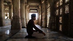 अब नमाज को लेकर उत्तराखंड में विवाद! झूलाघाट पुलिस ने युवकों को चेतावनी देकर छोड़ा