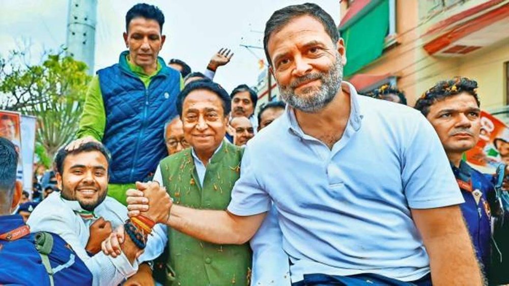 शनिवार, 2 मार्च, 2024 को 'भारत जोड़ो न्याय यात्रा' के दौरान एक रोड शो में कांग्रेस नेता राहुल गांधी मध्य प्रदेश राज्य पार्टी अध्यक्ष जितेंद्र पटवारी, पार्टी नेता कमल नाथ और अन्य। (पीटीआई फोटो)
