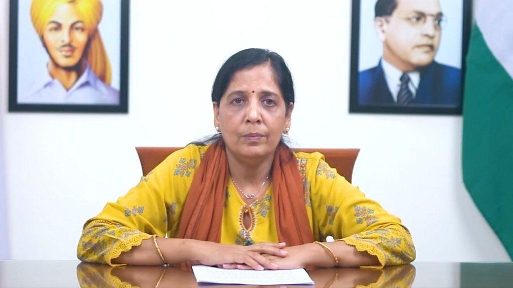 Sunita Kejriwal, Sunita Kejriwal Video, Arvind Kejirwal Wife