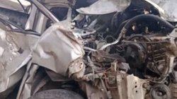 दिल्ली में भीषण सड़क हादसा, डिवाइडर से टकराई कार को ट्रक ने मारी टक्कर, 3 की मौत 4 घायल