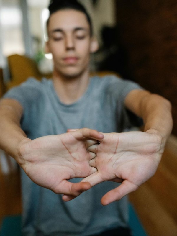 harmful effects of knuckle cracking