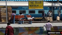 Indian Railway News: टेंशन खत्म! रेलवे ने कर दिया होली पर घर जाने का इंतजाम, देशभर में दौड़ रहीं 540 स्पेशल ट्रेन