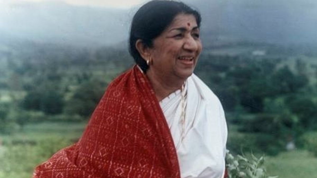 Lata Mangeshkar, Asha Bhosle
