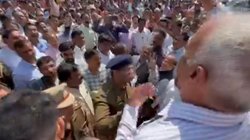 हेड कॉन्स्टेबल ने गोली मारकर की टीचर की हत्या, खून से सन गईं आंसर शीट्स, शिक्षकों ने कॉपियों की चेंकिंग से किया बहिष्कार