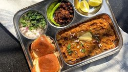 क्या वेट लॉस डाइट में पाव भाजी खा सकते हैं? हेल्थ एक्सपर्ट्स से जानिए सवाल का जवाब