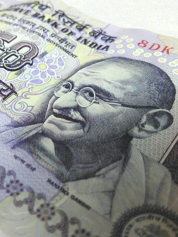 why gandhi printed on indian notes