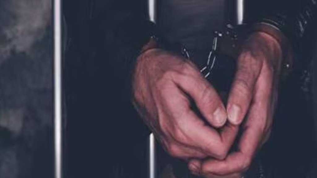 Arrest |