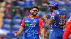 IPL 2024: अरुण जेटली स्टेडियम के बाहर दिल्ली-मुंबई मैच के टिकट की ब्लैक मार्केटिंग, देखें VIDEO