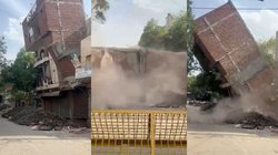 Delhi: दिल्ली में भरभराकर गिरा तीन मंजिला मकान, आनन-फानन में जान बचाकर भागे लोग, देखें VIDEO