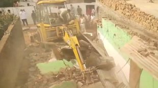 accused of tortured girl in Guna house of Ayan demolished, Guna administration demolished Ayan's house, young man became a beast with the girl, the Guna administration demolished the house, Ayan Pathan became a beast.