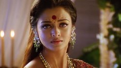 CineGram: जब ऐश्वर्या ने छीन ली करीना के ‘आगे की थाली’, साइनिंग अमाउंट देकर भी संजय लीला भंसाली ने दिखाया था बाहर का रास्ता!