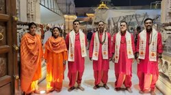 ‘ये किस मैन्युअल के हिसाब से सही है…’, काशी विश्वनाथ में पुलिसकर्मियों की पुजारी के वेश में तैनाती पर भड़के अखिलेश यादव