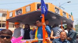 चिलचिलाती धूप में खास इंतजाम के साथ चुनाव प्रचार करते दिखे नितिन गडकरी, वायरल हुआ वीडियो