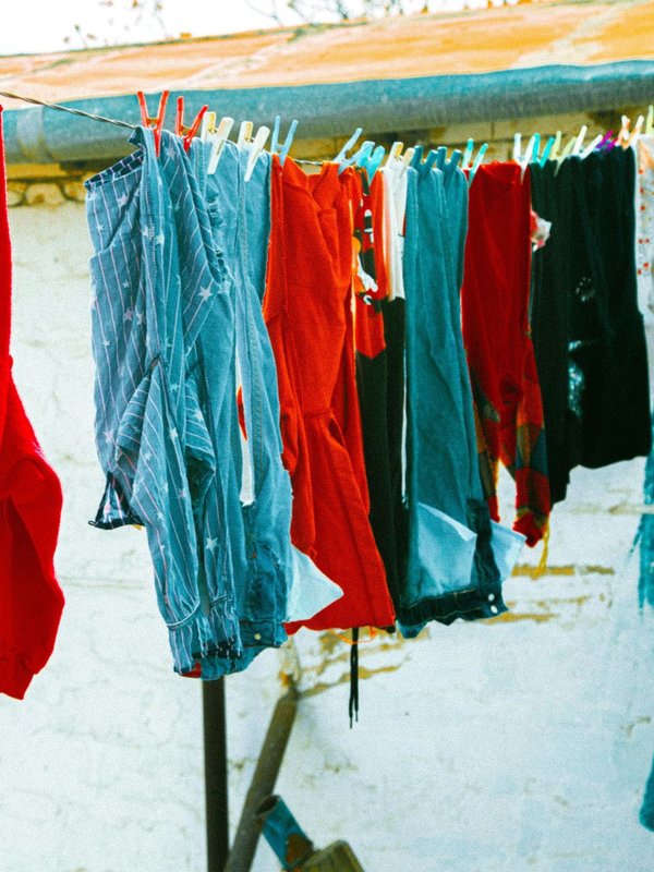 Tips to Prevent your dark-colored clothes from fading in summer