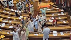 सदन में ‘मोदी जी की सरकार’ गाने पर जमकर नाचे बीजेपी नेता, AAP ने वीडियो शेयर कही यह बात