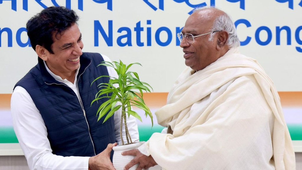 devender yadav | mallikarjun kharge | loksabha elections | delhi |