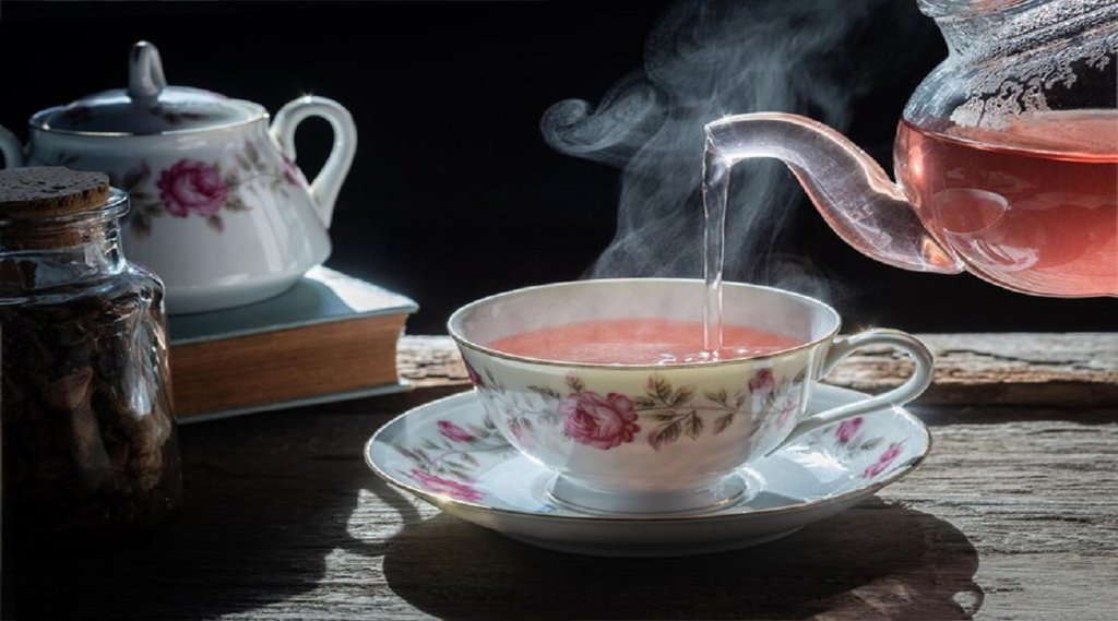 hot water benefits, drink hot water for weight loss, hot water and digestion, does hot water detox your body, is hot water good for you in summer, risks of drinking hot water,