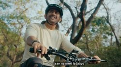 बोले जो कोयल बागों में… साइकिल पर गाना गाते दिखे माही की सिंगिग के मुरीद हुए फैंस; देखें VIDEO