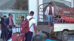 NEP vs WI: ‘छोटा हाथी’ में खुद सामान लादकर एयरपोर्ट से होटल पहुंचे वेस्टइंडीज के खिलाड़ी, नेपाल पहुंचने पर मिली ‘खटारा बस’